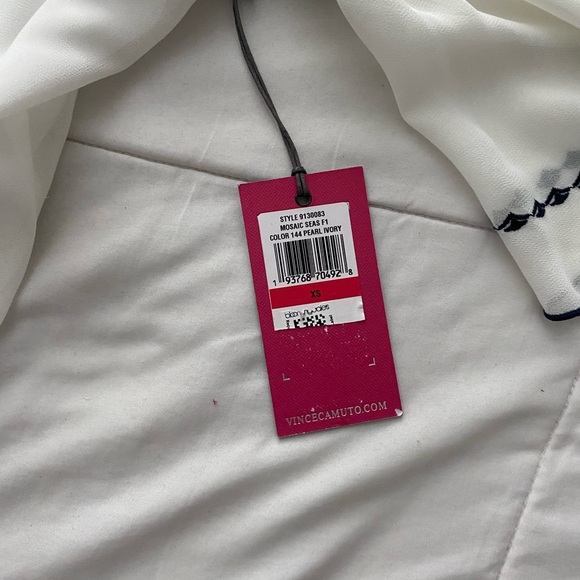 Vince Camuto silky embroidered top never worn - Picture 3 of 4